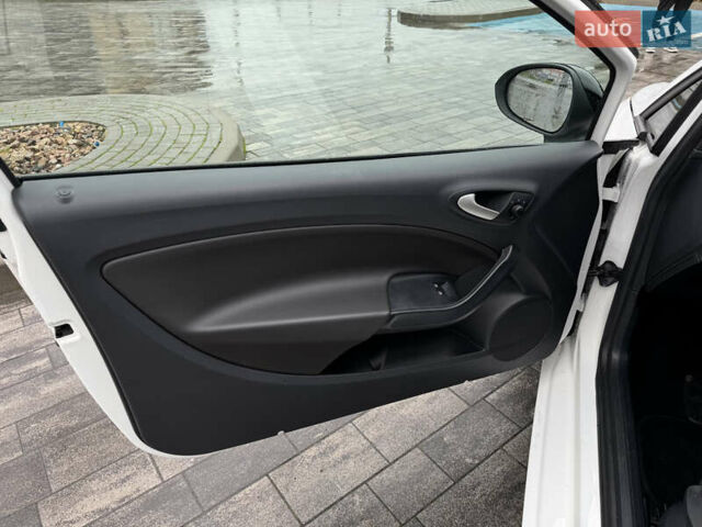 Білий Сеат Ibiza, об'ємом двигуна 1.4 л та пробігом 157 тис. км за 7300 $, фото 25 на Automoto.ua