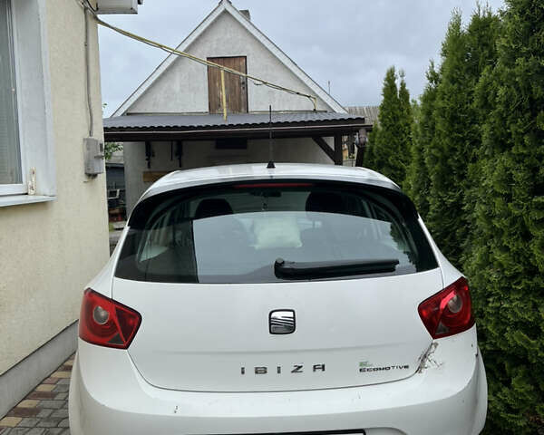 Белый Сеат Ибица, объемом двигателя 1.2 л и пробегом 199 тыс. км за 4700 $, фото 3 на Automoto.ua