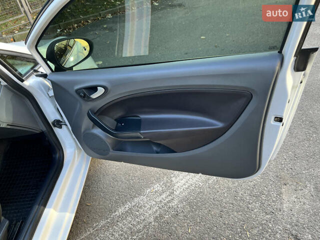 Білий Сеат Ibiza, об'ємом двигуна 1.39 л та пробігом 99 тис. км за 3900 $, фото 11 на Automoto.ua