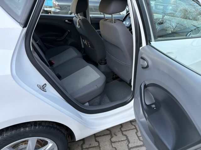 Белый Сеат Ибица, объемом двигателя 1.2 л и пробегом 220 тыс. км за 4999 $, фото 17 на Automoto.ua