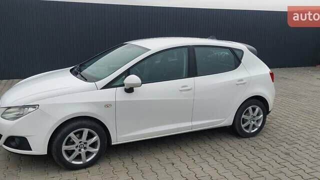 Білий Сеат Ibiza, об'ємом двигуна 1.2 л та пробігом 221 тис. км за 5900 $, фото 4 на Automoto.ua