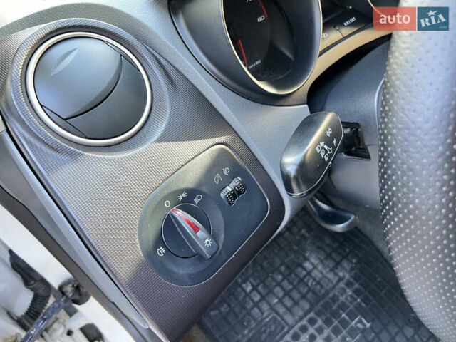 Білий Сеат Ibiza, об'ємом двигуна 1.39 л та пробігом 99 тис. км за 3900 $, фото 22 на Automoto.ua