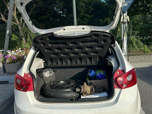 Білий Сеат Ibiza, об'ємом двигуна 1.6 л та пробігом 210 тис. км за 5700 $, фото 4 на Automoto.ua