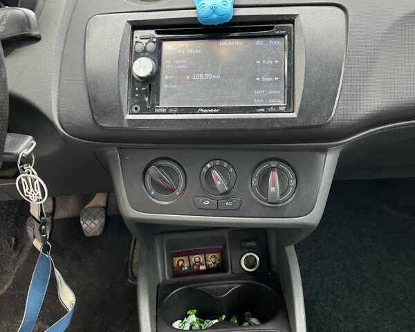 Белый Сеат Ибица, объемом двигателя 1.2 л и пробегом 199 тыс. км за 4700 $, фото 12 на Automoto.ua