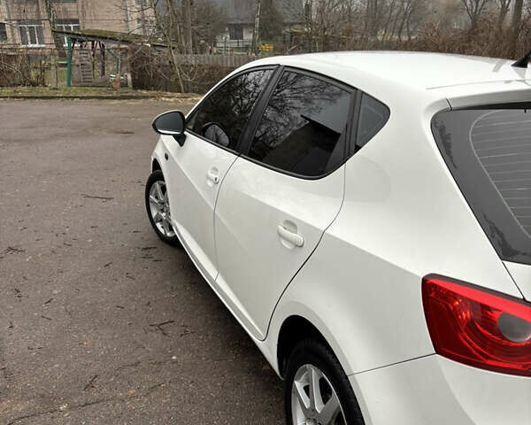 Білий Сеат Ibiza, об'ємом двигуна 1.2 л та пробігом 182 тис. км за 4900 $, фото 12 на Automoto.ua