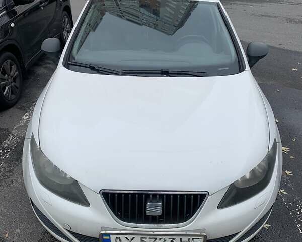 Белый Сеат Ибица, объемом двигателя 1.39 л и пробегом 140 тыс. км за 5000 $, фото 1 на Automoto.ua