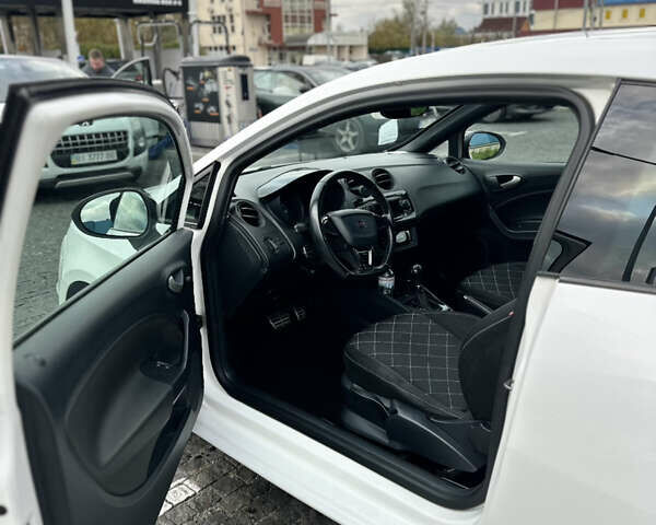 Белый Сеат Ибица, объемом двигателя 1.39 л и пробегом 214 тыс. км за 8200 $, фото 6 на Automoto.ua