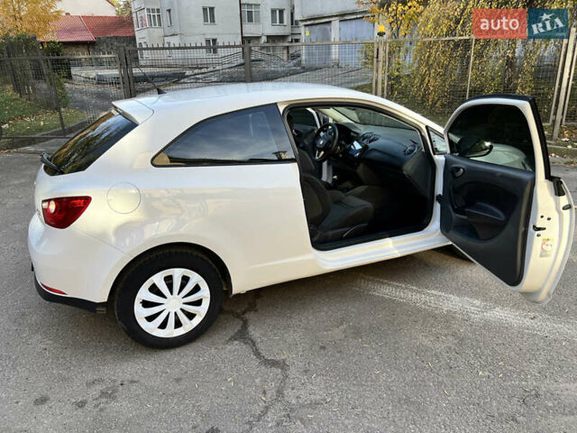 Білий Сеат Ibiza, об'ємом двигуна 1.39 л та пробігом 99 тис. км за 3900 $, фото 10 на Automoto.ua