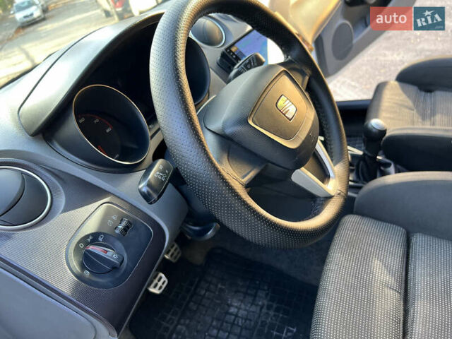 Білий Сеат Ibiza, об'ємом двигуна 1.39 л та пробігом 99 тис. км за 3900 $, фото 23 на Automoto.ua