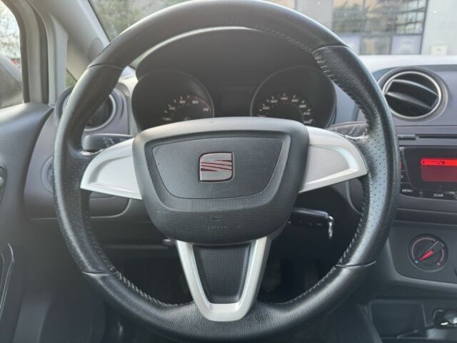 Білий Сеат Ibiza, об'ємом двигуна 1.2 л та пробігом 215 тис. км за 2499 $, фото 11 на Automoto.ua