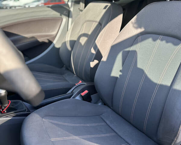 Белый Сеат Ибица, объемом двигателя 1.4 л и пробегом 177 тыс. км за 5100 $, фото 5 на Automoto.ua