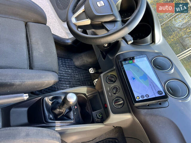 Білий Сеат Ibiza, об'ємом двигуна 1.39 л та пробігом 99 тис. км за 3900 $, фото 15 на Automoto.ua