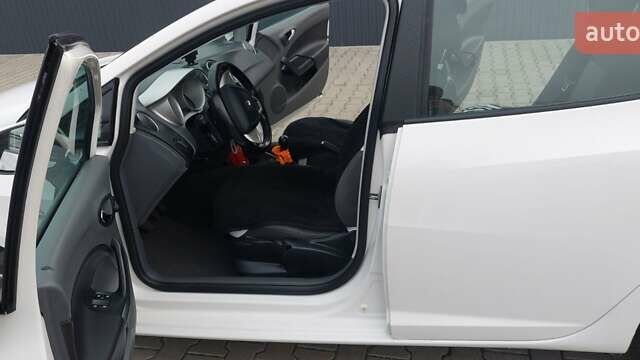Білий Сеат Ibiza, об'ємом двигуна 1.2 л та пробігом 221 тис. км за 5900 $, фото 10 на Automoto.ua