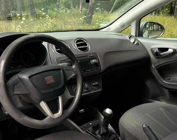 Білий Сеат Ibiza, об'ємом двигуна 1.2 л та пробігом 220 тис. км за 4000 $, фото 7 на Automoto.ua