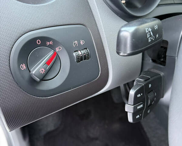 Білий Сеат Ibiza, об'ємом двигуна 1.2 л та пробігом 130 тис. км за 5500 $, фото 18 на Automoto.ua