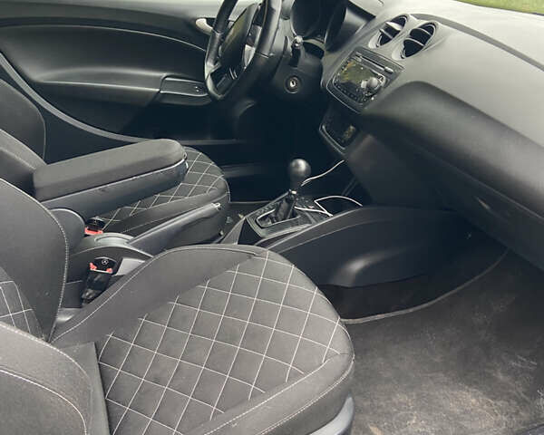 Білий Сеат Ibiza, об'ємом двигуна 1.4 л та пробігом 173 тис. км за 7500 $, фото 12 на Automoto.ua