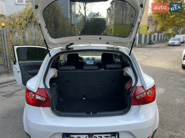 Білий Сеат Ibiza, об'ємом двигуна 1.39 л та пробігом 99 тис. км за 3900 $, фото 39 на Automoto.ua