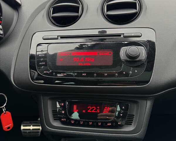 Білий Сеат Ibiza, об'ємом двигуна 1.4 л та пробігом 156 тис. км за 8200 $, фото 30 на Automoto.ua