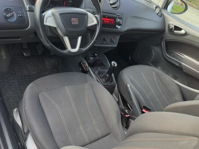 Білий Сеат Ibiza, об'ємом двигуна 1.2 л та пробігом 215 тис. км за 2499 $, фото 12 на Automoto.ua