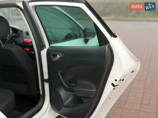 Белый Сеат Ибица, объемом двигателя 0 л и пробегом 193 тыс. км за 9300 $, фото 17 на Automoto.ua