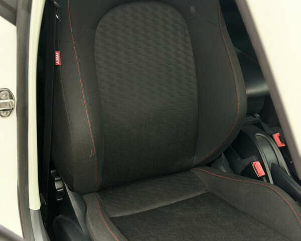 Белый Сеат Ибица, объемом двигателя 0 л и пробегом 193 тыс. км за 9300 $, фото 23 на Automoto.ua