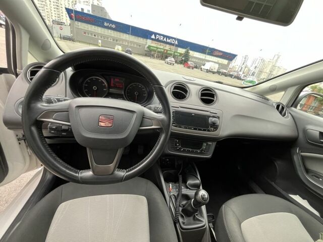 Белый Сеат Ибица, объемом двигателя 1.4 л и пробегом 170 тыс. км за 7000 $, фото 5 на Automoto.ua