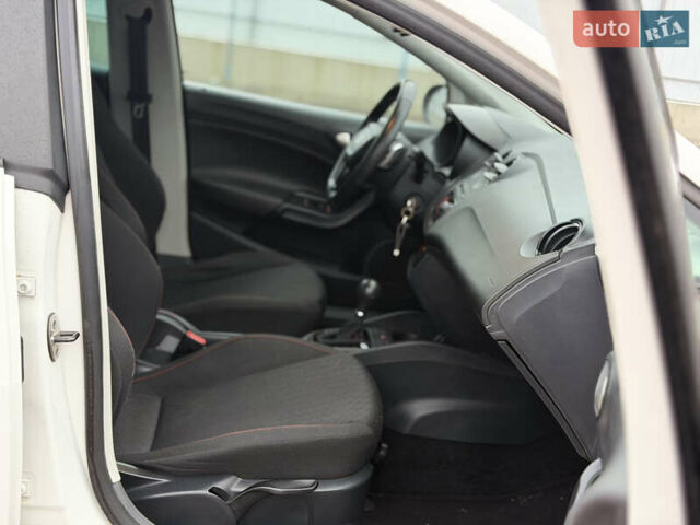 Белый Сеат Ибица, объемом двигателя 0 л и пробегом 193 тыс. км за 9300 $, фото 19 на Automoto.ua