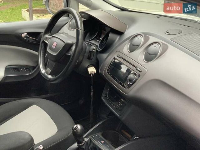 Белый Сеат Ибица, объемом двигателя 1.2 л и пробегом 265 тыс. км за 5500 $, фото 16 на Automoto.ua