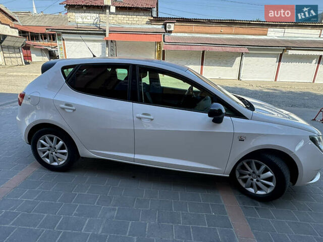 Белый Сеат Ибица, объемом двигателя 1.2 л и пробегом 258 тыс. км за 5200 $, фото 4 на Automoto.ua