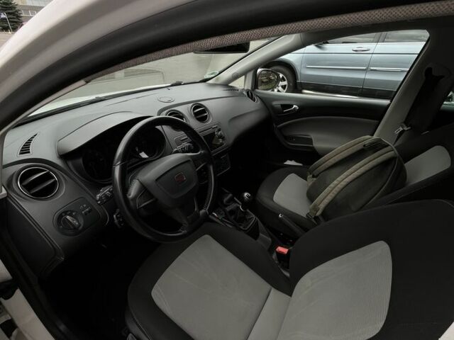 Белый Сеат Ибица, объемом двигателя 1.4 л и пробегом 170 тыс. км за 7000 $, фото 4 на Automoto.ua