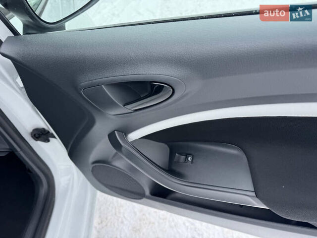 Белый Сеат Ибица, объемом двигателя 1.4 л и пробегом 182 тыс. км за 8600 $, фото 56 на Automoto.ua