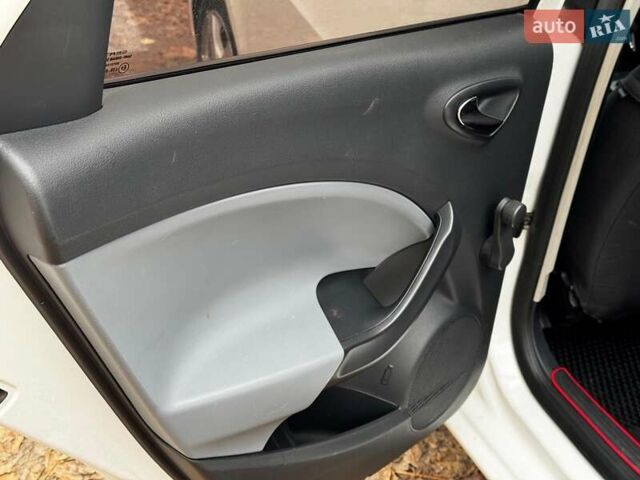 Белый Сеат Ибица, объемом двигателя 1.2 л и пробегом 225 тыс. км за 5990 $, фото 20 на Automoto.ua