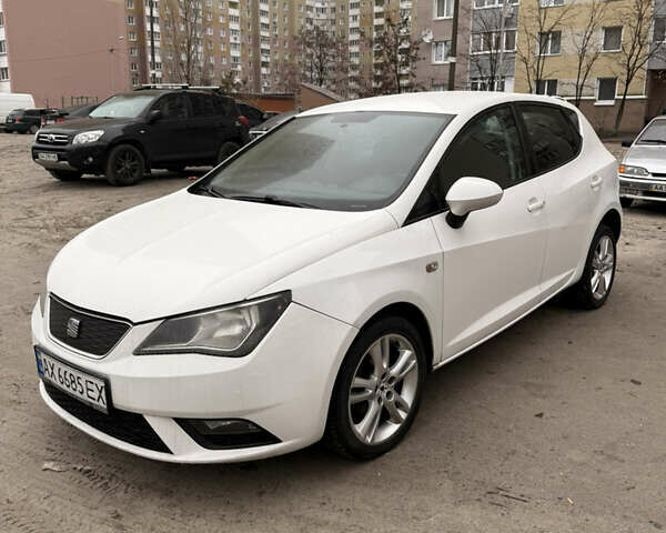 Белый Сеат Ибица, объемом двигателя 1.39 л и пробегом 210 тыс. км за 6400 $, фото 5 на Automoto.ua