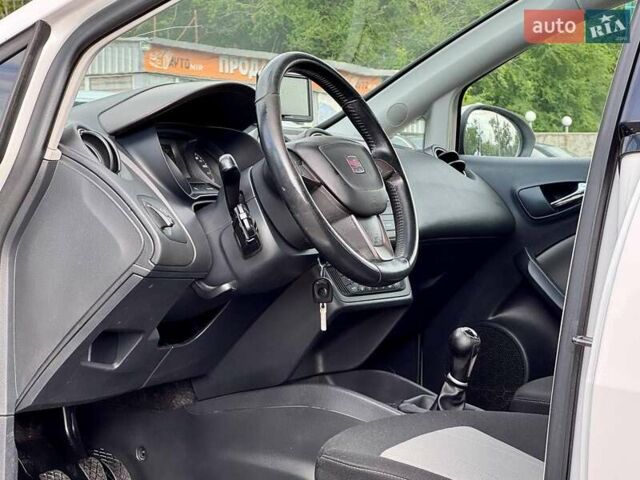 Белый Сеат Ибица, объемом двигателя 1.2 л и пробегом 180 тыс. км за 6900 $, фото 12 на Automoto.ua