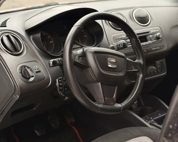 Белый Сеат Ибица, объемом двигателя 1.39 л и пробегом 210 тыс. км за 6400 $, фото 14 на Automoto.ua