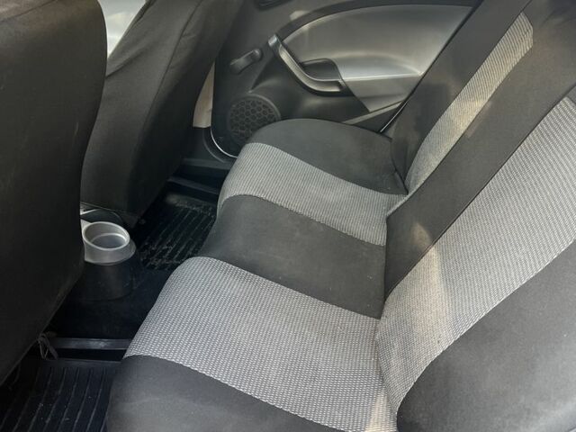 Білий Сеат Ibiza, об'ємом двигуна 1.4 л та пробігом 180 тис. км за 7500 $, фото 5 на Automoto.ua