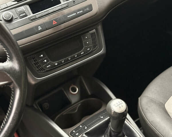 Белый Сеат Ибица, объемом двигателя 1.39 л и пробегом 210 тыс. км за 6400 $, фото 23 на Automoto.ua