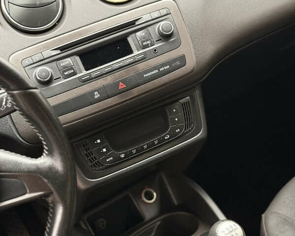 Белый Сеат Ибица, объемом двигателя 1.39 л и пробегом 210 тыс. км за 6400 $, фото 28 на Automoto.ua