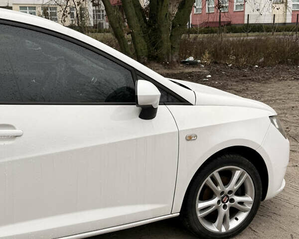 Белый Сеат Ибица, объемом двигателя 1.39 л и пробегом 210 тыс. км за 6400 $, фото 8 на Automoto.ua
