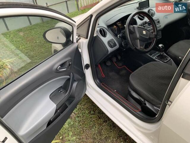 Сеат Ибица 2013 в Киеве на Automoto.ua Белый Сеат Ибица, объемом двигателя 1.2 л и пробегом 224 тыс. км за 5600 $, фото 7 на Automoto.ua