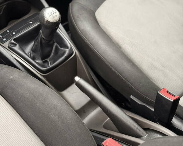 Белый Сеат Ибица, объемом двигателя 1.39 л и пробегом 210 тыс. км за 6400 $, фото 21 на Automoto.ua