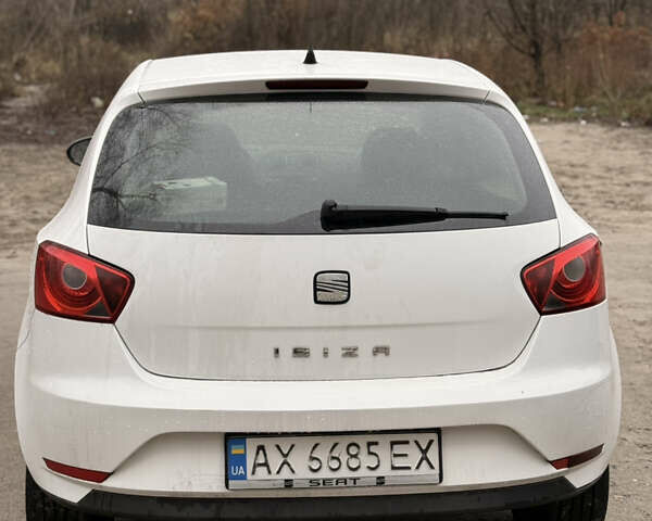 Белый Сеат Ибица, объемом двигателя 1.39 л и пробегом 210 тыс. км за 6400 $, фото 4 на Automoto.ua