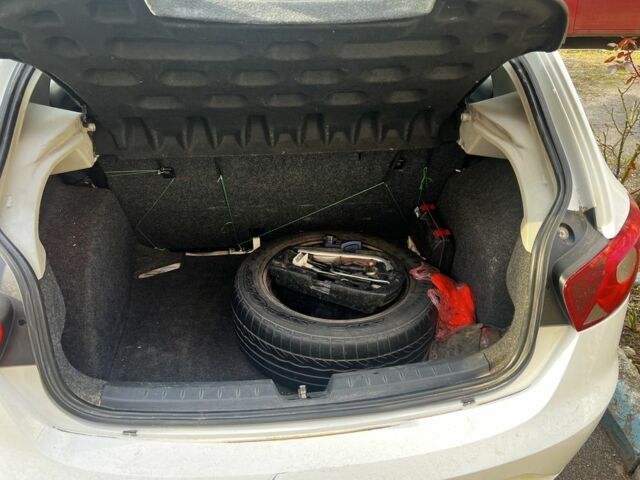 Білий Сеат Ibiza, об'ємом двигуна 1.4 л та пробігом 180 тис. км за 7500 $, фото 2 на Automoto.ua