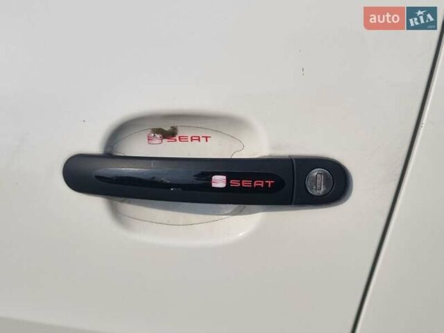Белый Сеат Ибица, объемом двигателя 1.39 л и пробегом 127 тыс. км за 5550 $, фото 7 на Automoto.ua