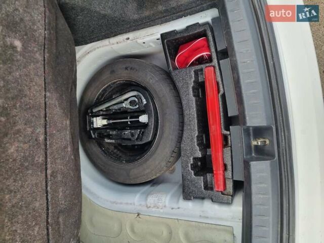 Белый Сеат Ибица, объемом двигателя 1.39 л и пробегом 127 тыс. км за 5550 $, фото 12 на Automoto.ua