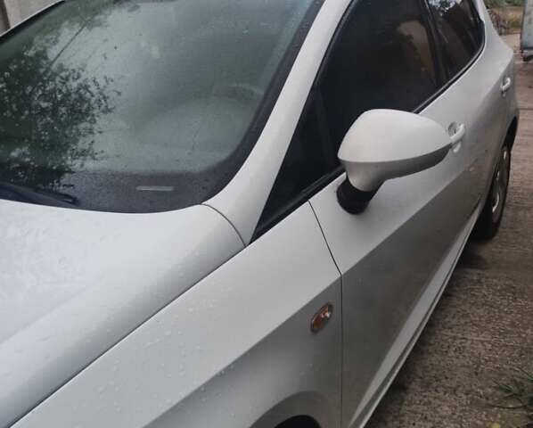 Белый Сеат Ибица, объемом двигателя 1.4 л и пробегом 117 тыс. км за 6553 $, фото 2 на Automoto.ua