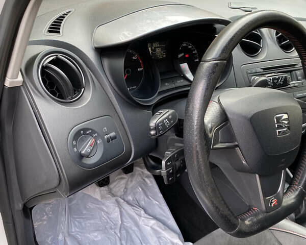 Білий Сеат Ibiza, об'ємом двигуна 1.6 л та пробігом 150 тис. км за 7500 $, фото 11 на Automoto.ua