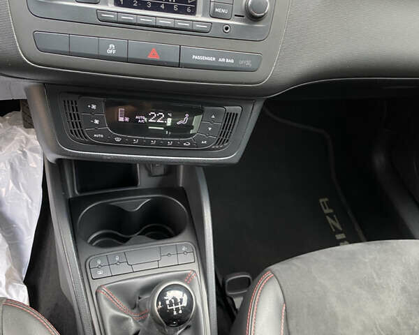 Білий Сеат Ibiza, об'ємом двигуна 1.6 л та пробігом 150 тис. км за 7500 $, фото 12 на Automoto.ua