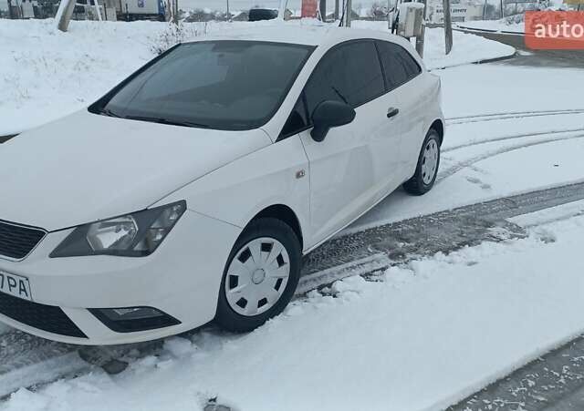 Белый Сеат Ибица, объемом двигателя 1.4 л и пробегом 243 тыс. км за 5900 $, фото 2 на Automoto.ua