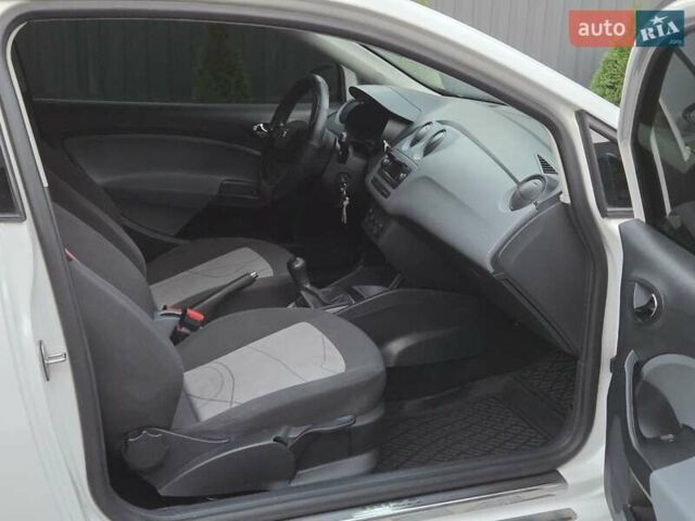 Белый Сеат Ибица, объемом двигателя 1.2 л и пробегом 97 тыс. км за 7700 $, фото 6 на Automoto.ua